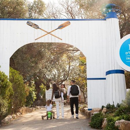 Travel Hotel Gesher Haziv Exterior photo