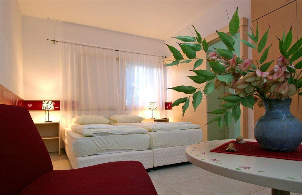 Travel Hotel Gesher Haziv Exterior photo
